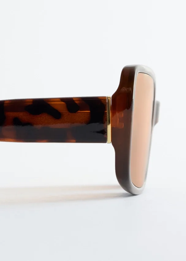 Markante rechteckige Sonnenbrille Markante rechteckige Sonnenbrille