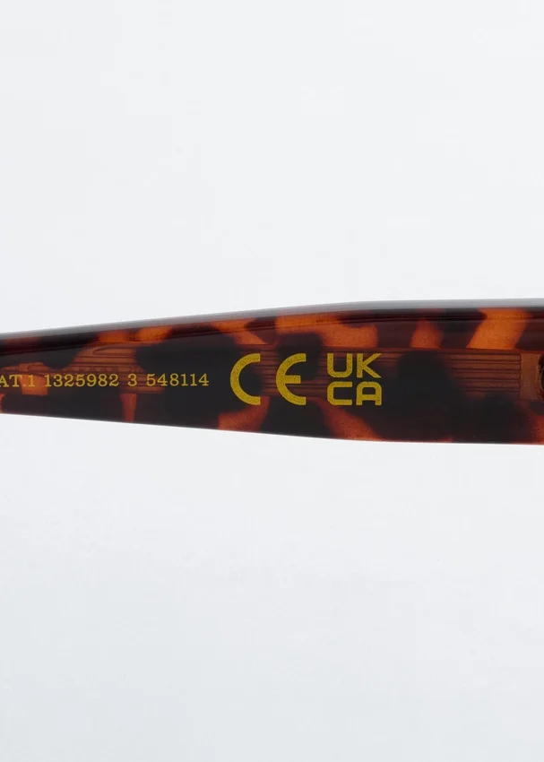 Markante rechteckige Sonnenbrille Markante rechteckige Sonnenbrille