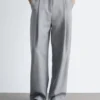 Maßgeschneiderte Hose aus Wollmischung Maßgeschneiderte Hose aus Wollmischung