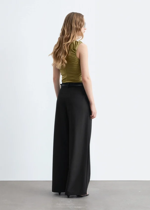 Maßgeschneiderte Hose aus Wollmischung Maßgeschneiderte Hose aus Wollmischung