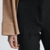 Maßgeschneiderte Hose mit Pressfalte Maßgeschneiderte Hose mit Pressfalte