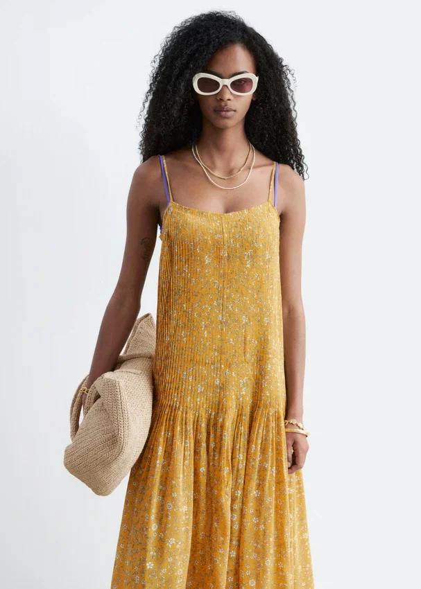 Maxikleid mit plissiertem Oberteil Maxikleid mit plissiertem Oberteil