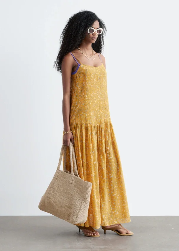 Maxikleid mit plissiertem Oberteil Maxikleid mit plissiertem Oberteil