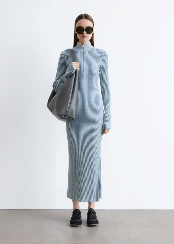 Maxikleid mit Rippenmuster und Reißverschluss Maxikleid mit Rippenmuster und Reißverschluss