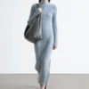 Maxikleid mit Rippenmuster und Reißverschluss Maxikleid mit Rippenmuster und Reißverschluss
