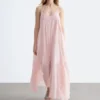 Maxikleid mit Trägern und Stickerei Maxikleid mit Trägern und Stickerei