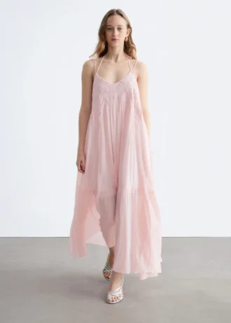 Maxikleid mit Trägern und Stickerei Maxikleid mit Trägern und Stickerei
