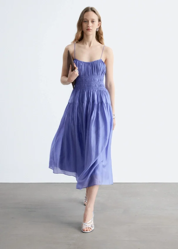 Midi-Kleid mit Rüschen Midi-Kleid mit Rüschen