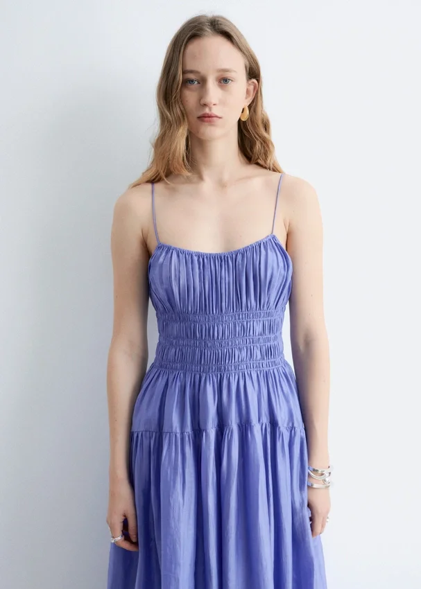 Midi-Kleid mit Rüschen Midi-Kleid mit Rüschen