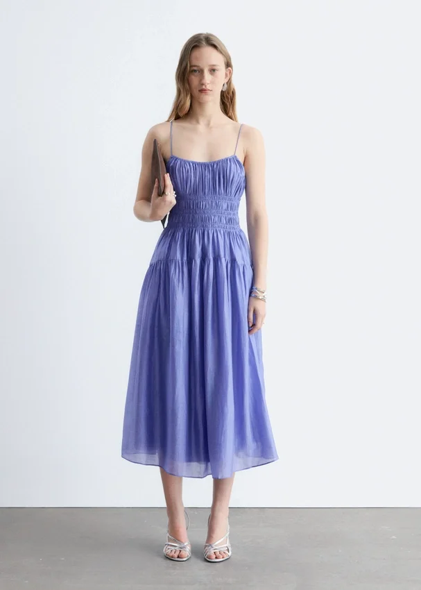 Midi-Kleid mit Rüschen Midi-Kleid mit Rüschen