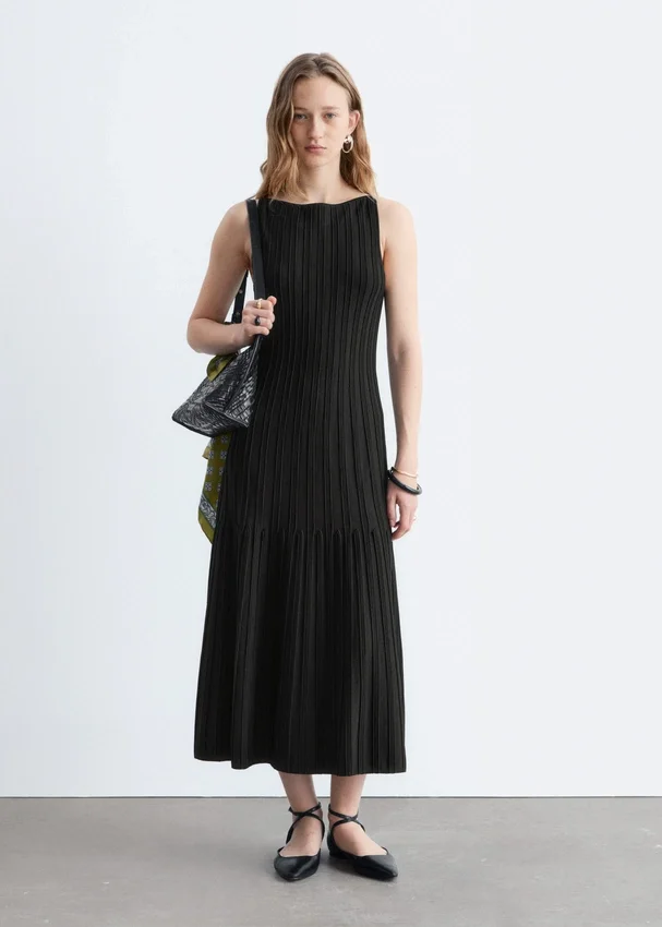 Midikleid aus Rippstrick Midikleid aus Rippstrick