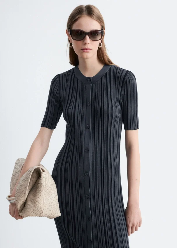 Midikleid aus Rippstrick Midikleid aus Rippstrick