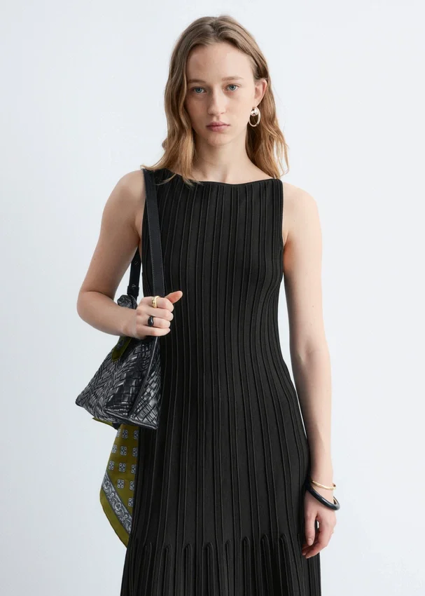 Midikleid aus Rippstrick Midikleid aus Rippstrick