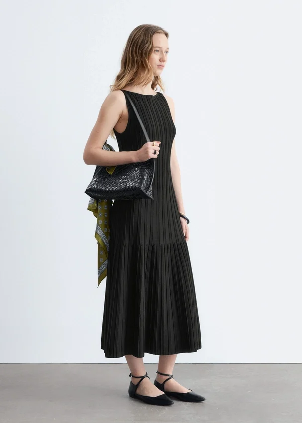 Midikleid aus Rippstrick Midikleid aus Rippstrick