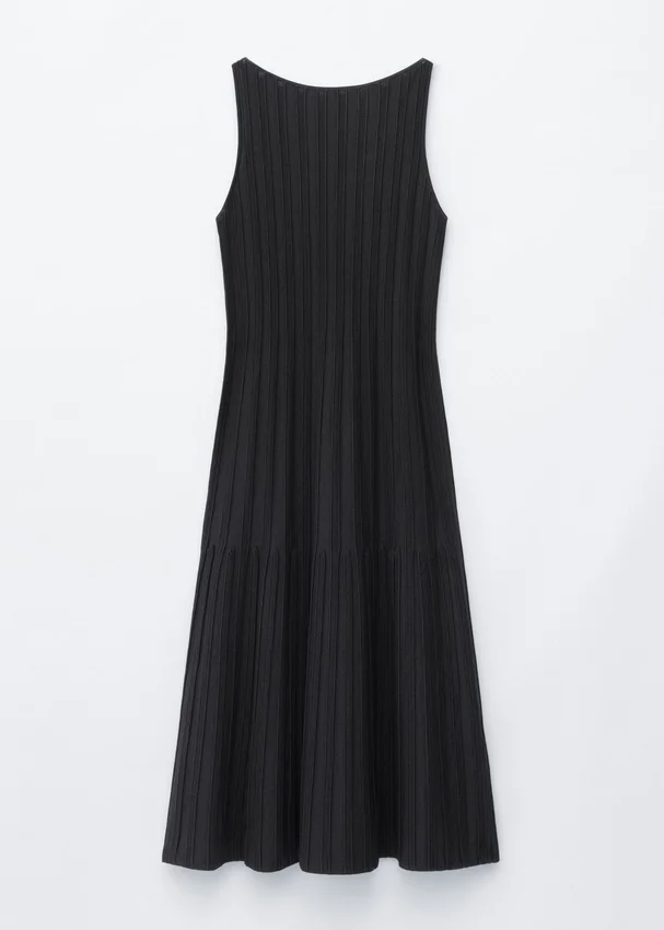 Midikleid aus Rippstrick Midikleid aus Rippstrick