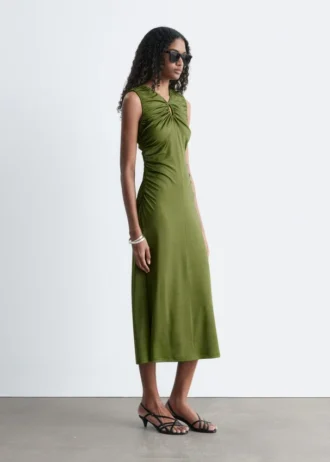 Midikleid mit gerafftem Schlüssellochausschnitt