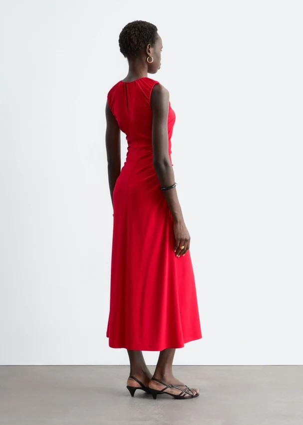 Midikleid mit gerafftem Schlüssellochausschnitt Midikleid mit gerafftem Schlüssellochausschnitt