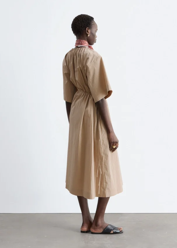 Midikleid mit Kordelzug Midikleid mit Kordelzug