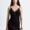 Mini-Kleid aus Rippstrick Mini-Kleid aus Rippstrick