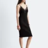 Mini-Kleid aus Rippstrick Mini-Kleid aus Rippstrick