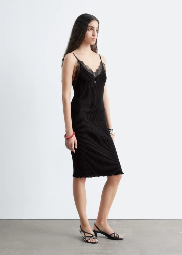 Mini-Kleid aus Rippstrick Mini-Kleid aus Rippstrick