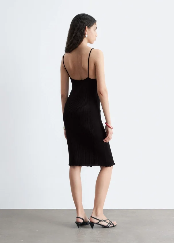Mini-Kleid aus Rippstrick Mini-Kleid aus Rippstrick