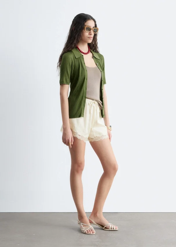 Mini-Shorts mit Jacquard-Spitze Mini-Shorts mit Jacquard-Spitze