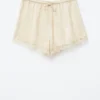 Mini-Shorts mit Jacquard-Spitze Mini-Shorts mit Jacquard-Spitze