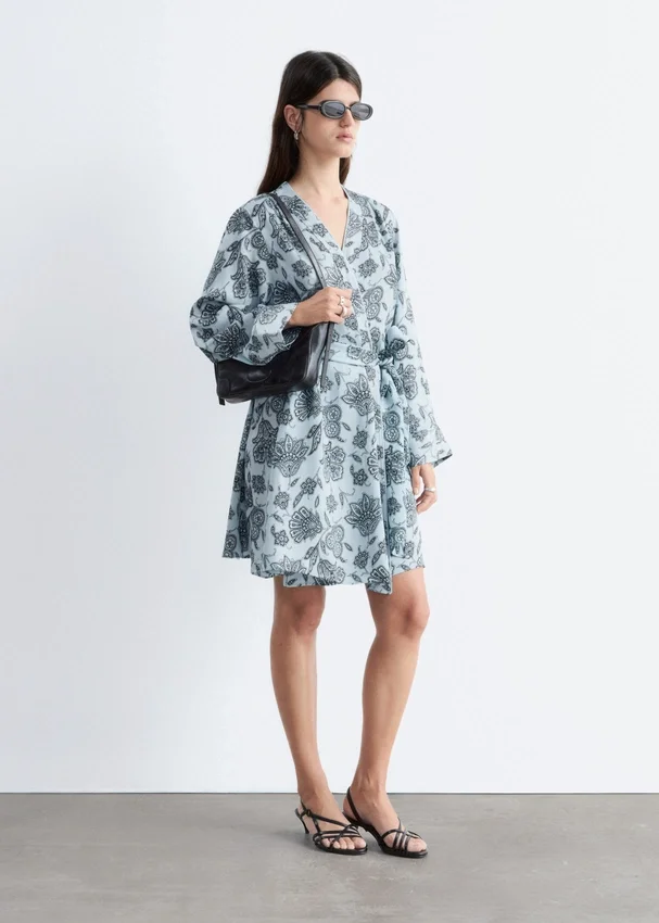 Mini-Wickelkleid mit Blumenmuster Mini-Wickelkleid mit Blumenmuster