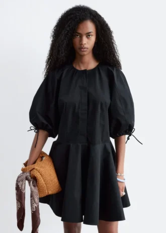 Minikleid mit voluminösen Ärmeln