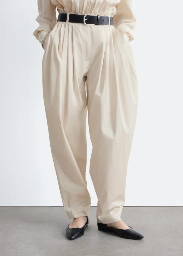 Plisseehose mit weitem Bein Plisseehose mit weitem Bein