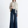 Press-Crease-Jeans mit ausgestelltem Bein Press-Crease-Jeans mit ausgestelltem Bein