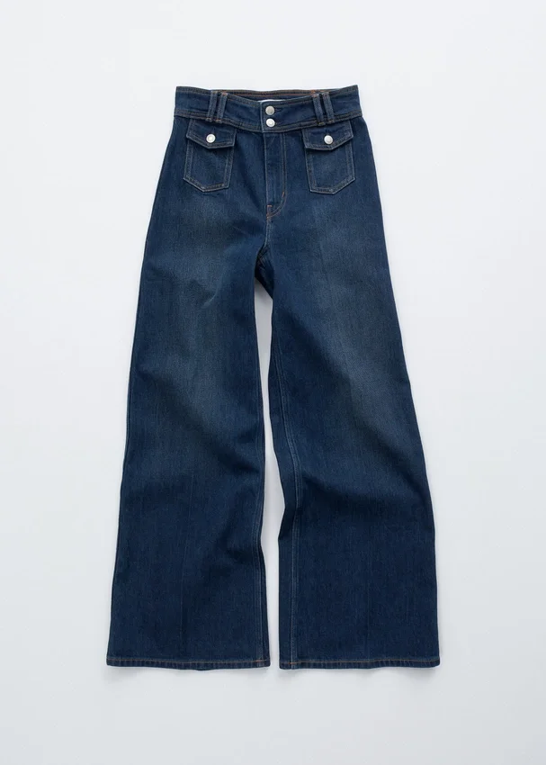 Press-Crease-Jeans mit ausgestelltem Bein Press-Crease-Jeans mit ausgestelltem Bein