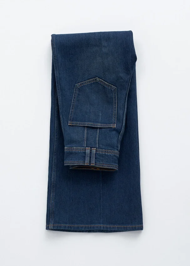 Press-Crease-Jeans mit ausgestelltem Bein Press-Crease-Jeans mit ausgestelltem Bein