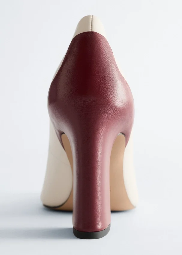 Pumps aus Leder mit Farbblöcken Pumps aus Leder mit Farbblöcken