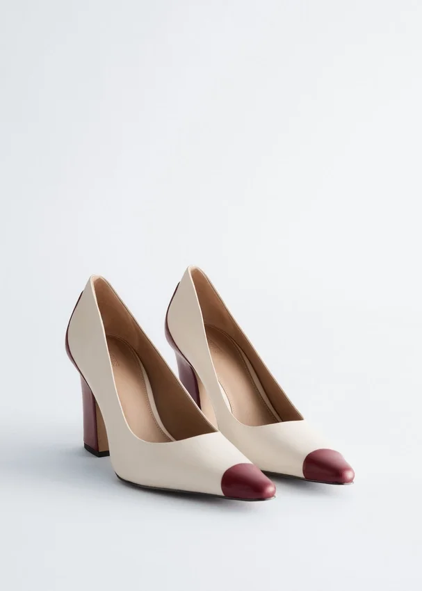 Pumps aus Leder mit Farbblöcken Pumps aus Leder mit Farbblöcken