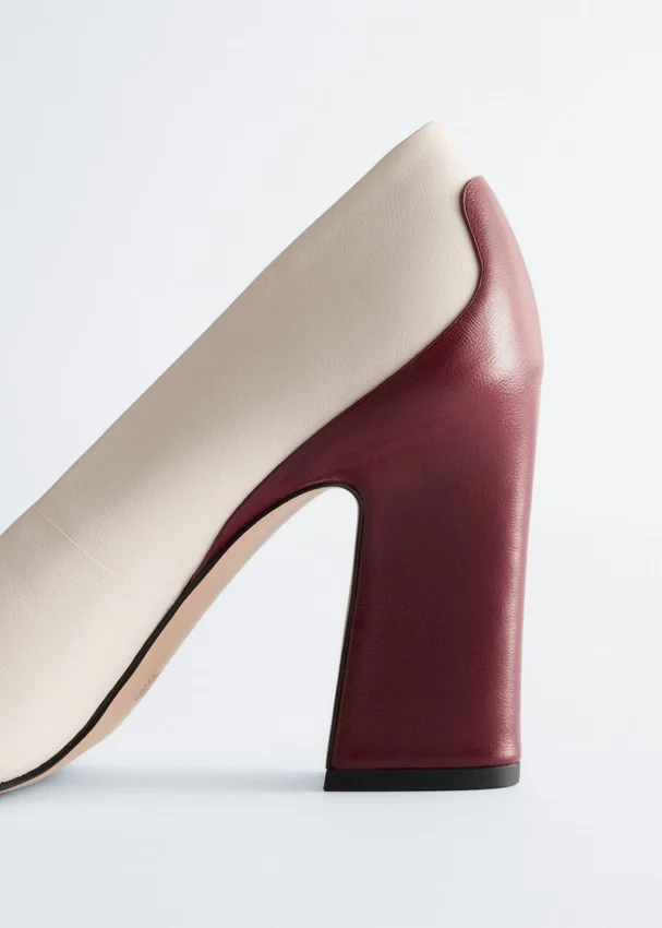 Pumps aus Leder mit Farbblöcken Pumps aus Leder mit Farbblöcken