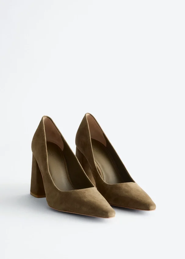 Pumps aus Wildleder mit Blockabsatz Pumps aus Wildleder mit Blockabsatz