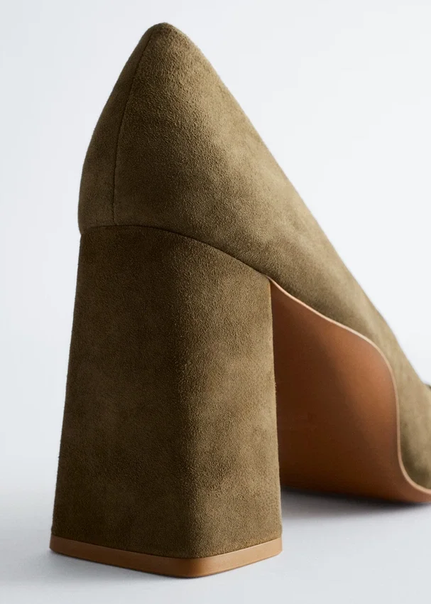 Pumps aus Wildleder mit Blockabsatz Pumps aus Wildleder mit Blockabsatz