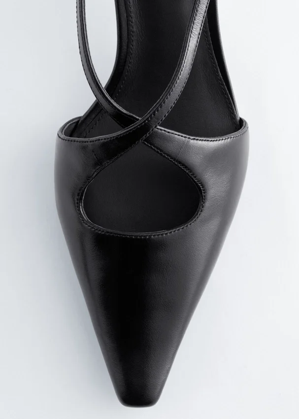 Pumps mit Lederriemen im Kreuzmuster Pumps mit Lederriemen im Kreuzmuster