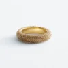 Ring mit Kristallbesatz