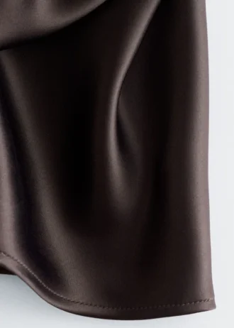 Ärmelloses Midikleid aus Satin