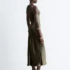 Ärmelloses Midikleid aus Satin