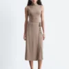 Ärmelloses Midikleid mit Rollkragen Ärmelloses Midikleid mit Rollkragen