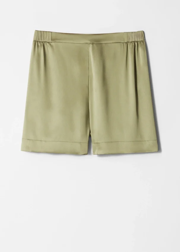 Satin-Shorts zum Hineinschlüpfen Satin-Shorts zum Hineinschlüpfen