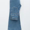 Schmale Bootcut-Jeans mit niedriger Leibhöhe Schmale Bootcut-Jeans mit niedriger Leibhöhe