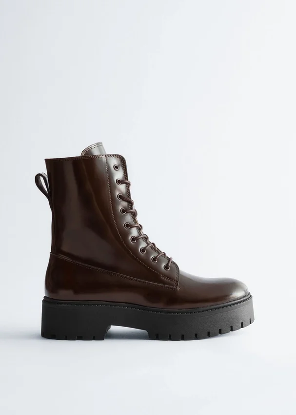 Schnürstiefel aus Leder Schnürstiefel aus Leder