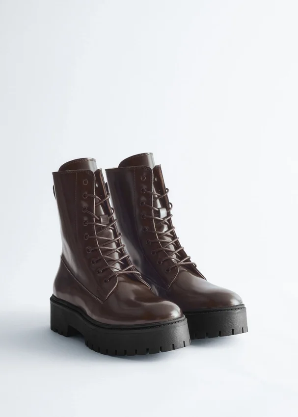 Schnürstiefel aus Leder Schnürstiefel aus Leder