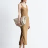Schräg geschnittenes Midikleid