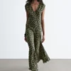Seiden-Maxikleid mit V-Ausschnitt Seiden-Maxikleid mit V-Ausschnitt